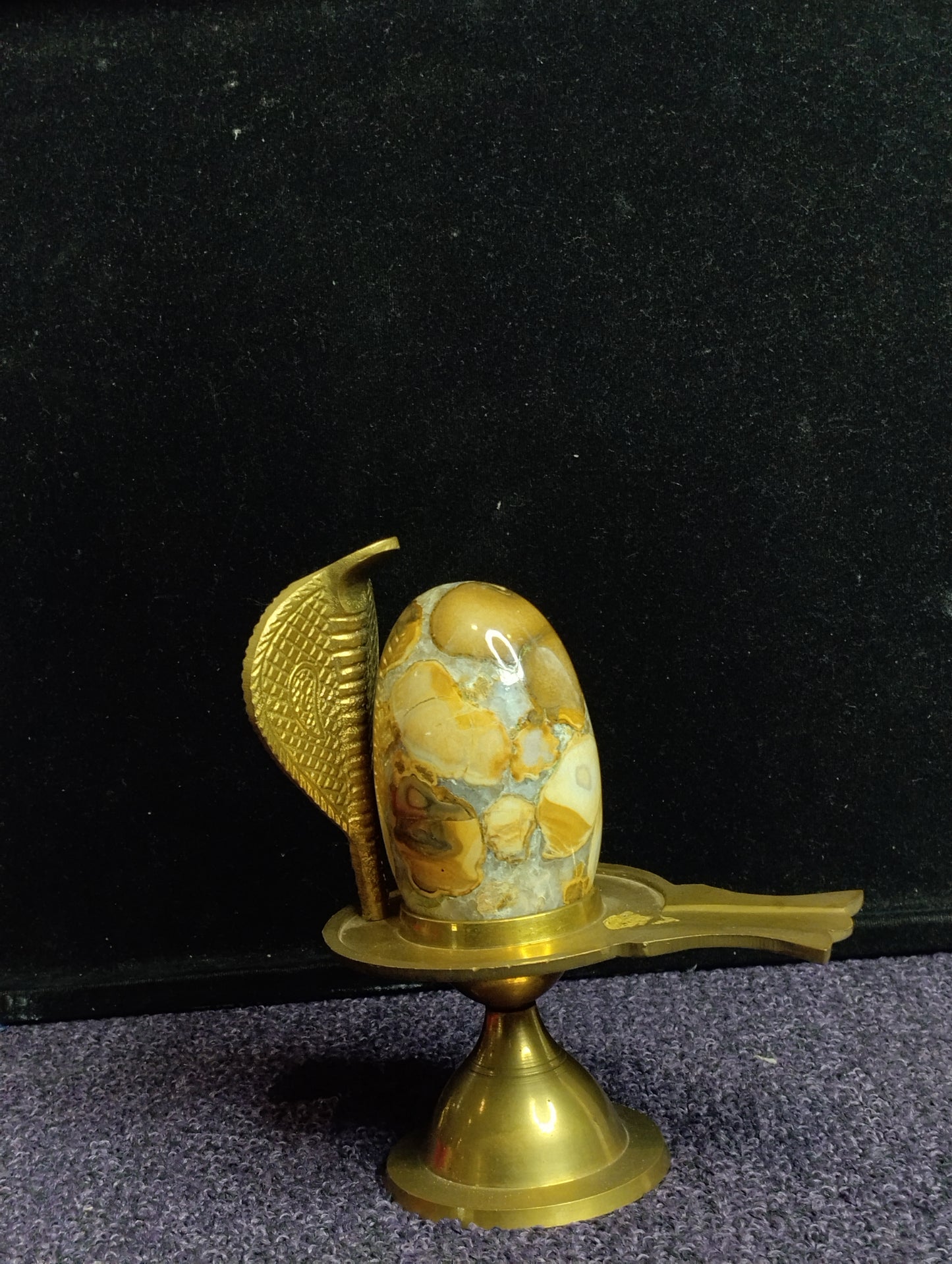 Sūryeshwar Lingam (सूर्येश्वर लिङ्गम्) – “The Solar Lord Shiva”